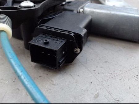 MECANISME LEVE-GLACE AVANT DROIT OPEL CORSA (D) 06-10