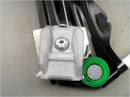 MECANISME LEVE-GLACE AVANT DROIT VOLKSWAGEN PASSAT SW 2010-