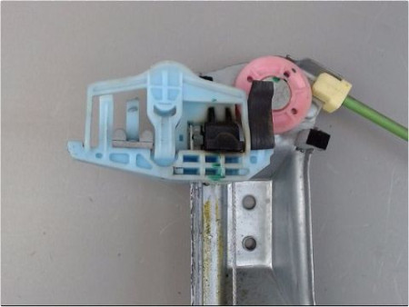 MECANISME LEVE-GLACE AVANT DROIT OPEL CORSA (D) 06-10