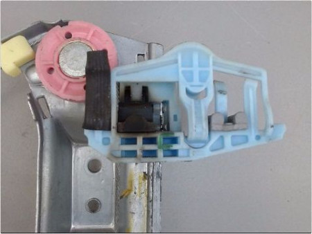 MECANISME LEVE-GLACE AVANT DROIT OPEL CORSA (D) 06-10