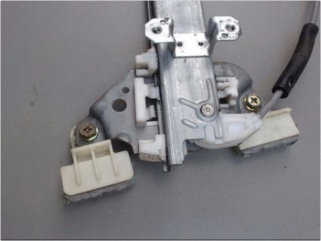 MECANISME LEVE-GLACE AVANT DROIT NISSAN X-TRAIL 2004-2007