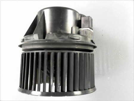 MOTEUR VENTILATEUR CHAUFFAGE FORD FOCUS II 08-10