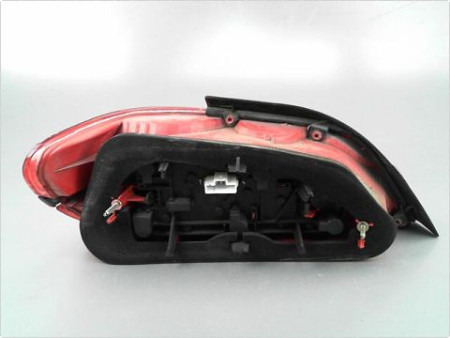 FEU ARRIERE DROIT PEUGEOT 406 99-04
