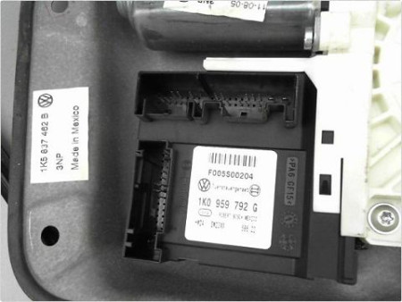 MECANISME LEVE-GLACE AVANT DROIT VOLKSWAGEN JETTA 05-10