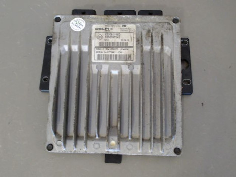CALCULATEUR MOTEUR RENAULT CLIO