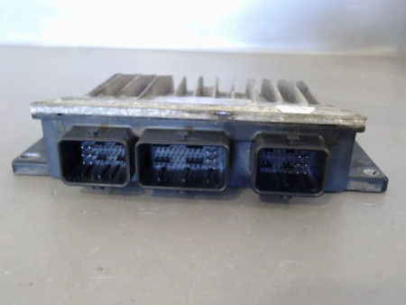 CALCULATEUR MOTEUR RENAULT CLIO