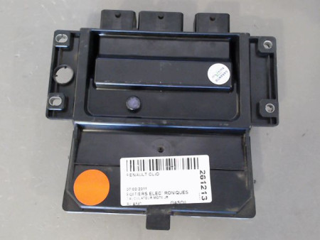 CALCULATEUR MOTEUR RENAULT CLIO