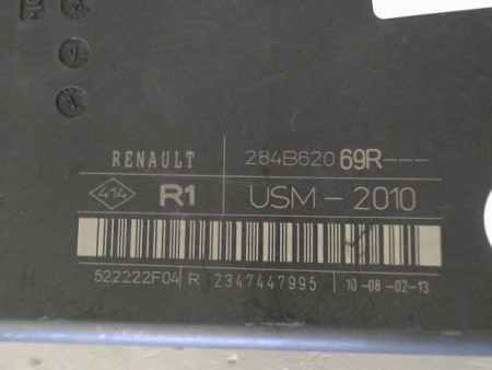 BOITE A FUSIBLES RENAULT MEGANE