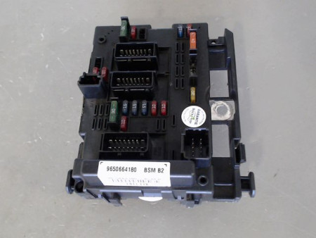 BOITE A FUSIBLES PEUGEOT 307