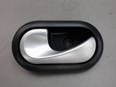POIGNEE INTERIEURE PORTE AVANT GAUCHE DACIA SANDERO