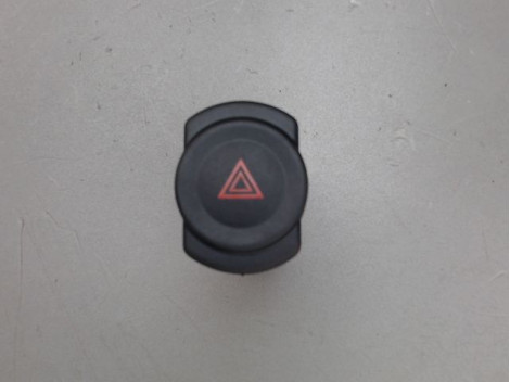 BOUTON DE WARNING DACIA SANDERO