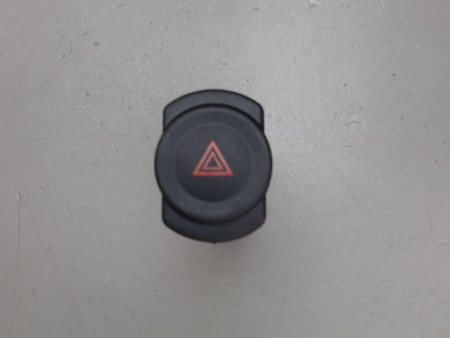 BOUTON DE WARNING DACIA SANDERO