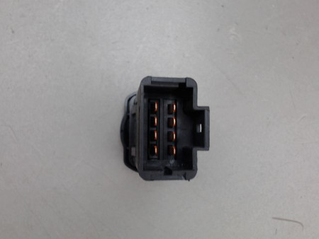 BOUTON DE WARNING DACIA SANDERO