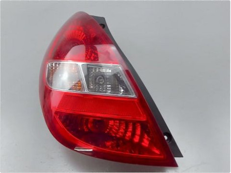 FEU ARRIERE GAUCHE  HYUNDAI I 20 09-12