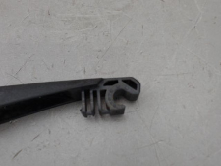 BRAS ESSUIE-GLACE ARRIERE TOYOTA U.CRUISER