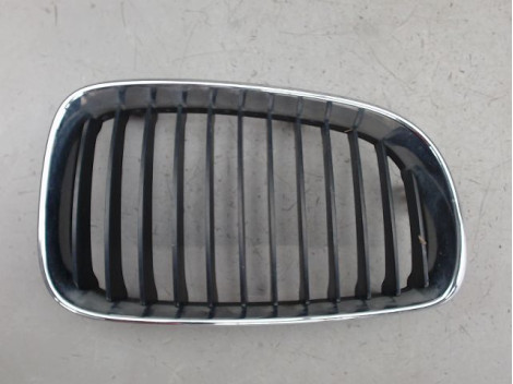 GRILLE CALANDRE DROIT B.M.W. SERIE 1