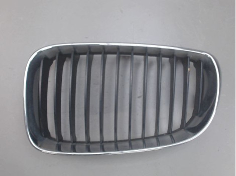 GRILLE CALANDRE GAUCHE B.M.W. SERIE 1