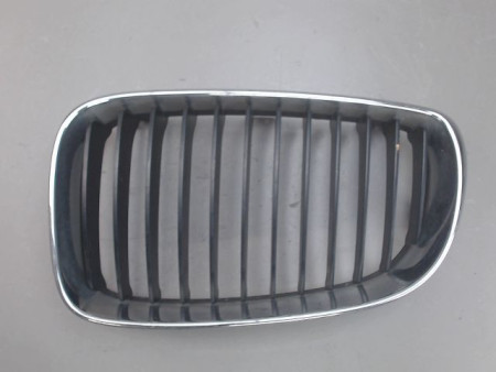 GRILLE CALANDRE GAUCHE B.M.W. SERIE 1