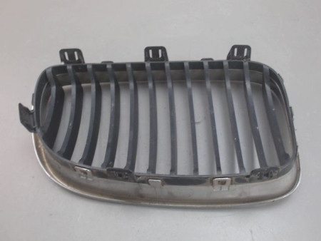 GRILLE CALANDRE GAUCHE B.M.W. SERIE 1