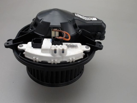 MOTEUR VENTILATEUR CHAUFFAGE B.M.W. SERIE 1