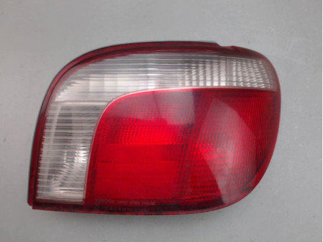 FEU ARRIERE DROIT TOYOTA YARIS