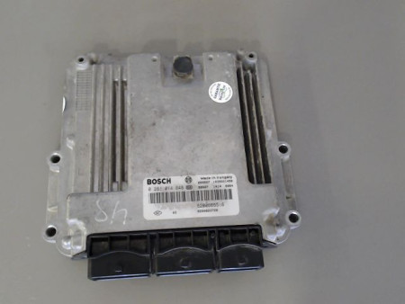 CALCULATEUR MOTEUR RENAULT TRAFIC