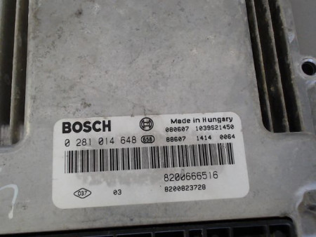 CALCULATEUR MOTEUR RENAULT TRAFIC