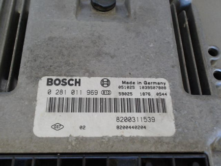 CALCULATEUR MOTEUR RENAULT LAGUNA