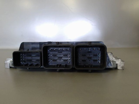 CALCULATEUR MOTEUR FORD G.C-MAX