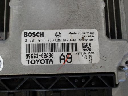 CALCULATEUR MOTEUR TOYOTA COROLLA
