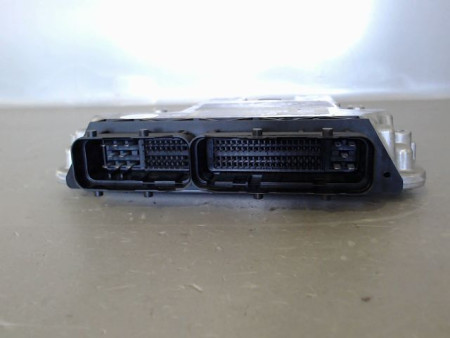CALCULATEUR MOTEUR TOYOTA COROLLA