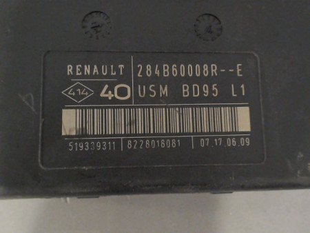 BOITE A FUSIBLES RENAULT MEGANE