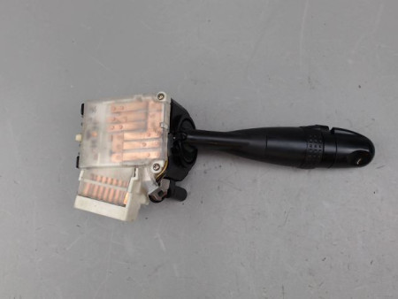 COMMANDE CLIGNOTANT TOYOTA YARIS