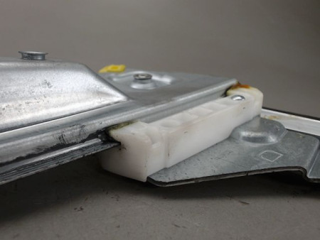 MECANISME LEVE-GLACE AVANT DROIT OPEL CORSA