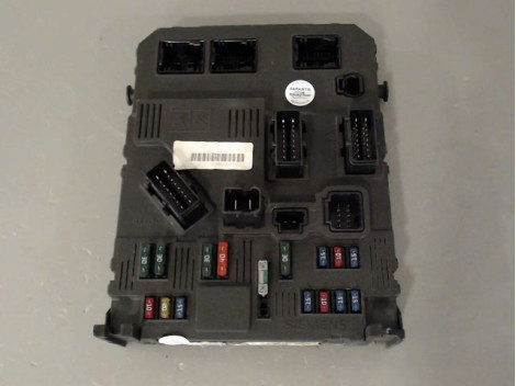 BOITIER GESTION HABITACLE PEUGEOT 206