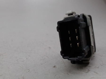 COMMANDE LEVE-GLACE PORTE AVD RENAULT TWINGO