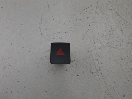 BOUTON DE WARNING NISSAN MICRA