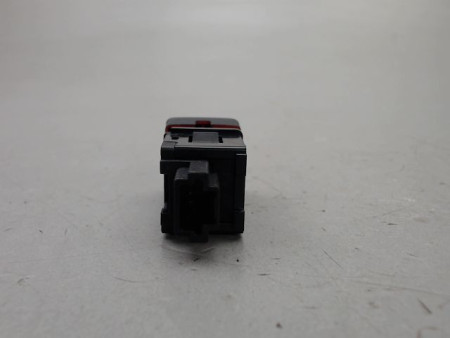 BOUTON DE WARNING NISSAN MICRA