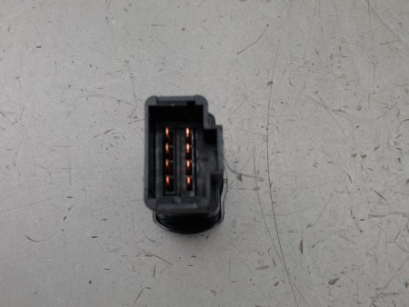 BOUTON DE WARNING DACIA SANDERO