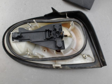 FEU ARRIERE DROIT RENAULT MEGANE