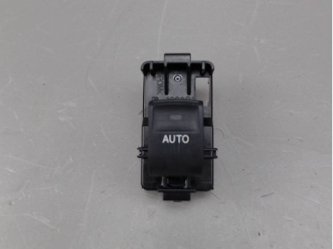 COMMANDE LEVE-GLACE PORTE AVD TOYOTA AURIS