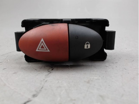 BOUTON DE WARNING RENAULT TWINGO