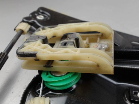 MECANISME LEVE-GLACE AVANT DROIT FORD FOCUS