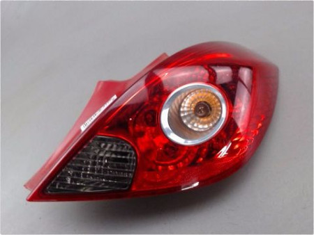 FEU ARRIERE DROIT OPEL CORSA