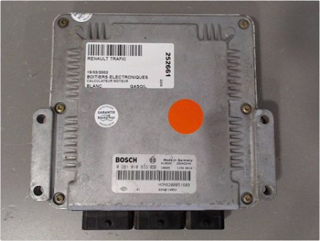 CALCULATEUR MOTEUR RENAULT TRAFIC
