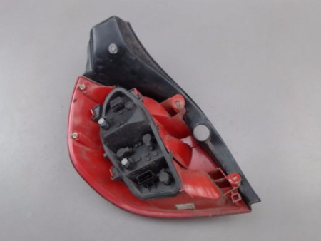 FEU ARRIERE DROIT RENAULT CLIO