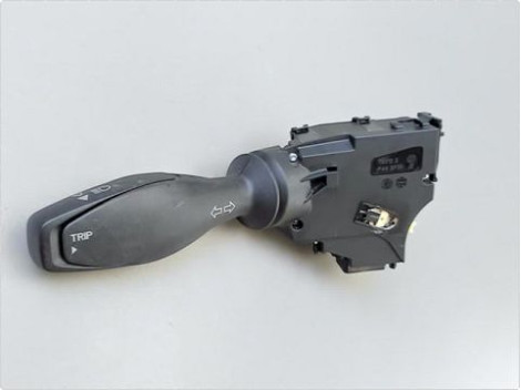 COMMANDE CLIGNOTANT FORD KA+