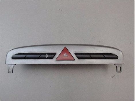 BOUTON DE WARNING PEUGEOT 308