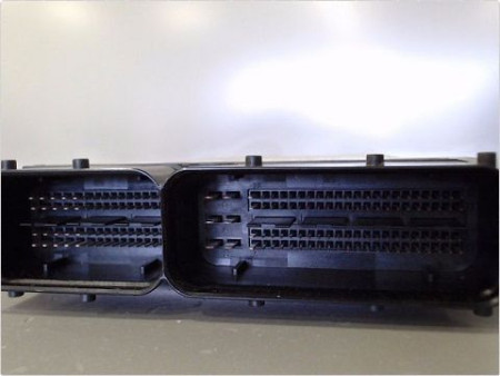 CALCULATEUR MOTEUR VOLKSWAGEN GOLF