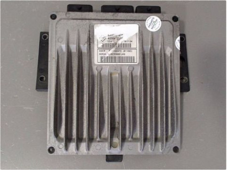 CALCULATEUR MOTEUR RENAULT CLIO